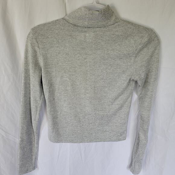 Zara Grey Mock Neck Long Sleeve Cropped Pullover Fuzzy Knit Sweater Size Medium - Picture 8 of 8